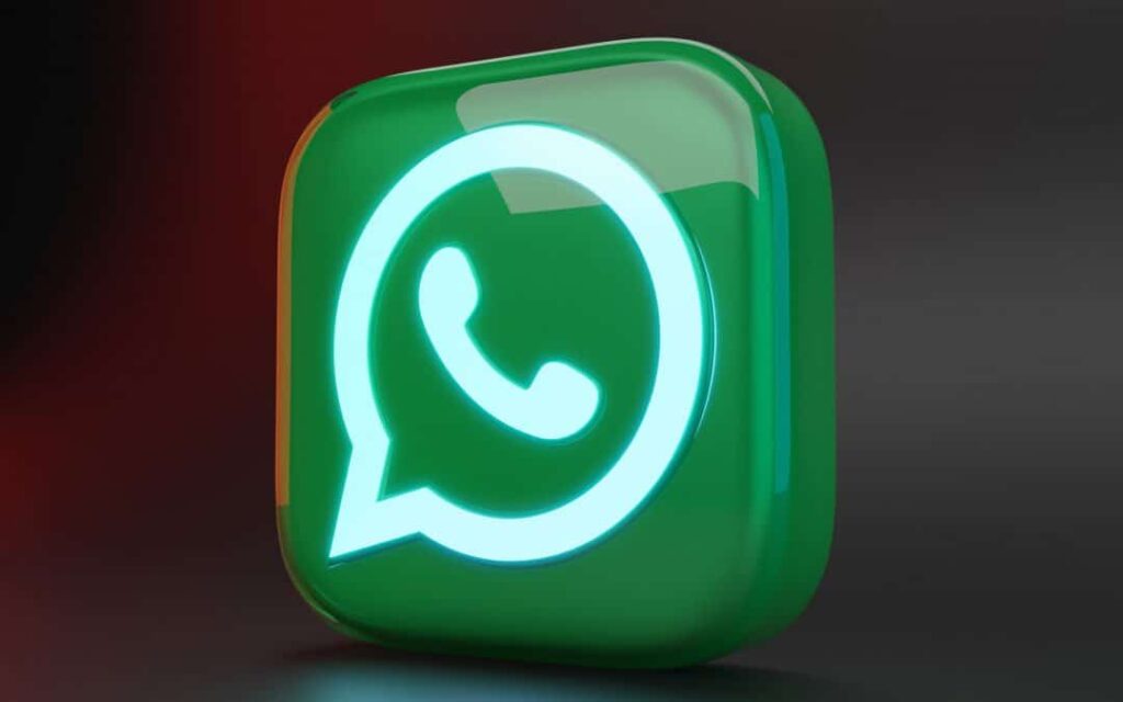 WhatsApp Business for hotels x